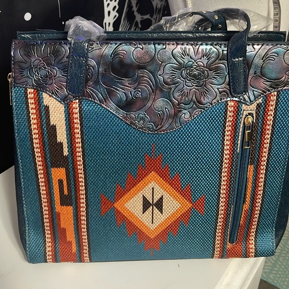 Handbags - Southwest Tribal hand bag Gorgeous southwestern/western/boho bag NWOT